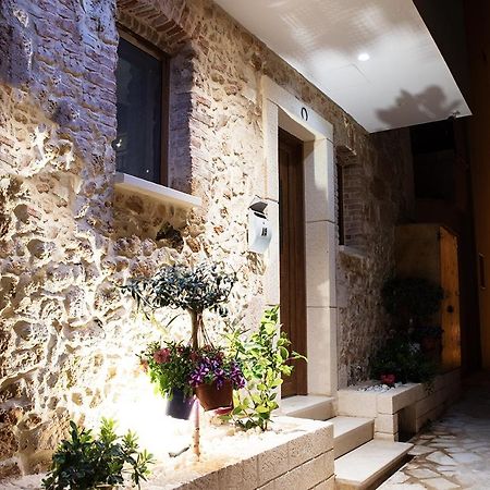 Edward Luxury Suites Chania  ภายนอก รูปภาพ