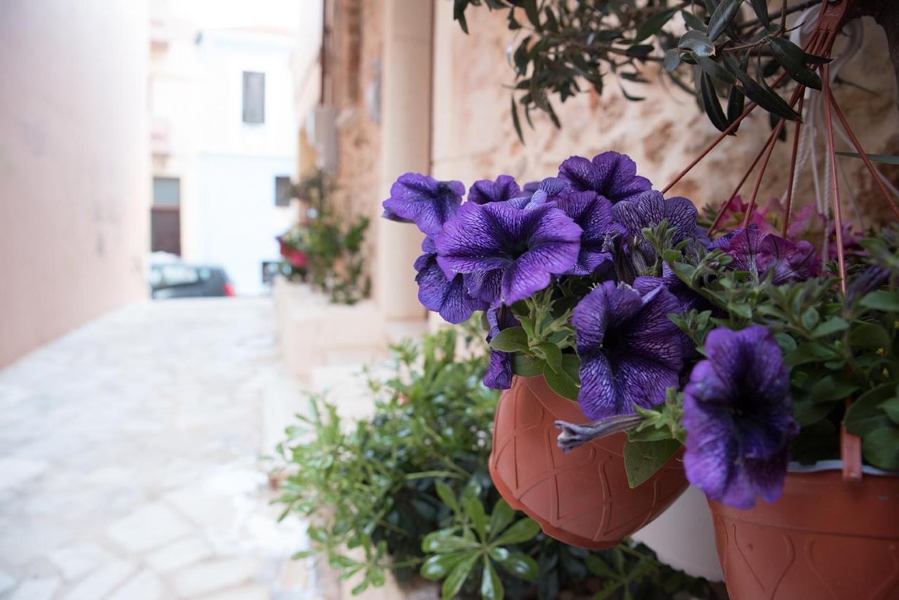 Edward Luxury Suites Chania  ภายนอก รูปภาพ