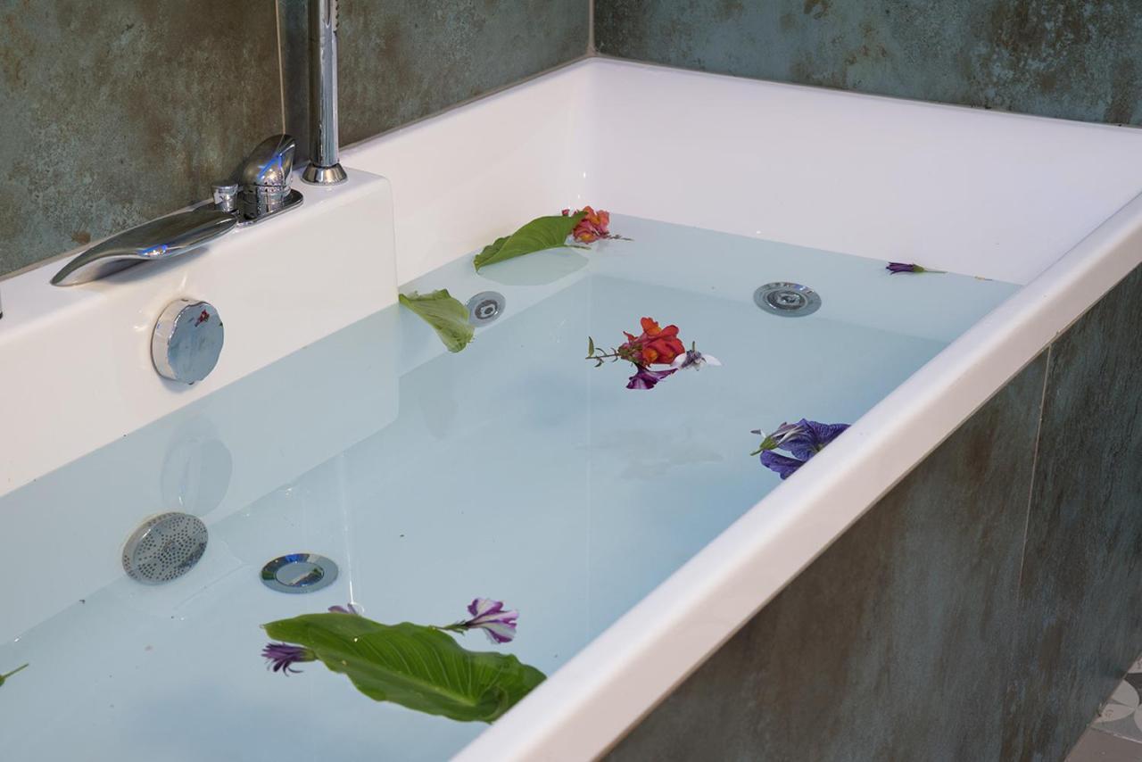 Edward Luxury Suites Chania  ภายนอก รูปภาพ