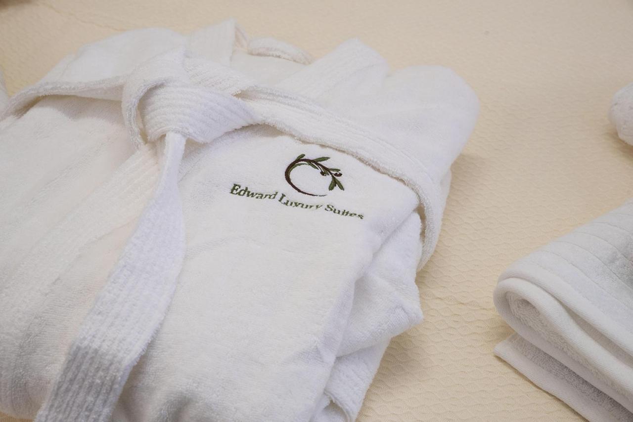 Edward Luxury Suites Chania  ภายนอก รูปภาพ